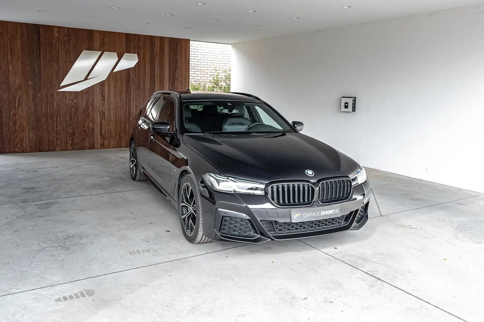 BMW 530 e Zwart - 2