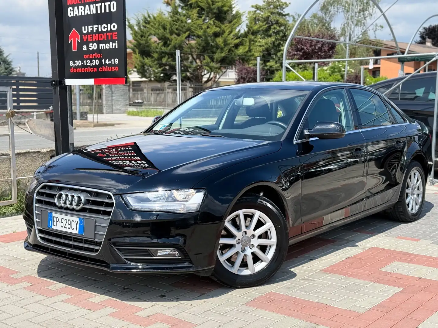 Audi A4 2.0 TDI 120 CV Ambiente Nero - 2