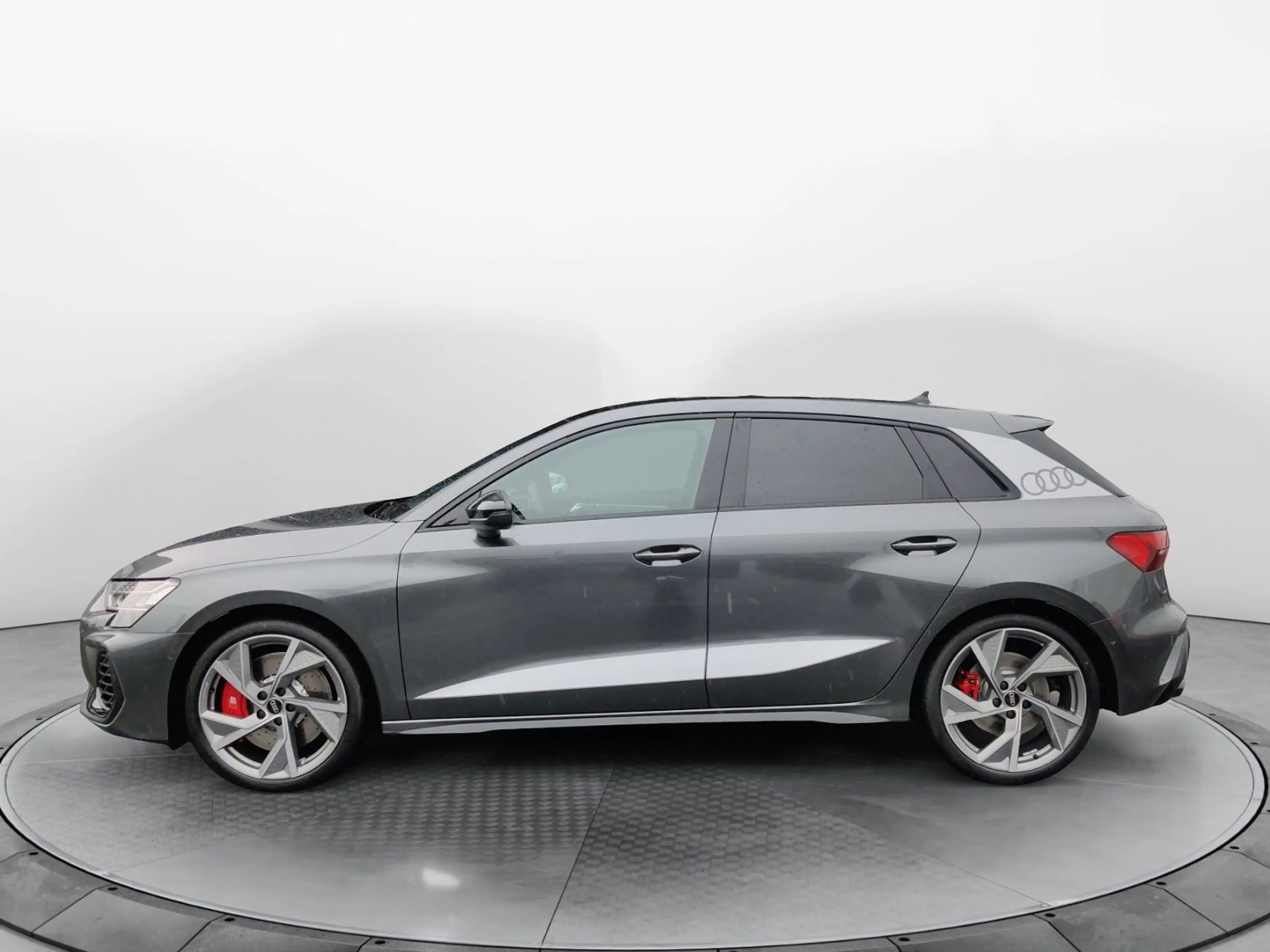 Audi S3 TFSI quattro S-Tronic 245 kW — photo 2