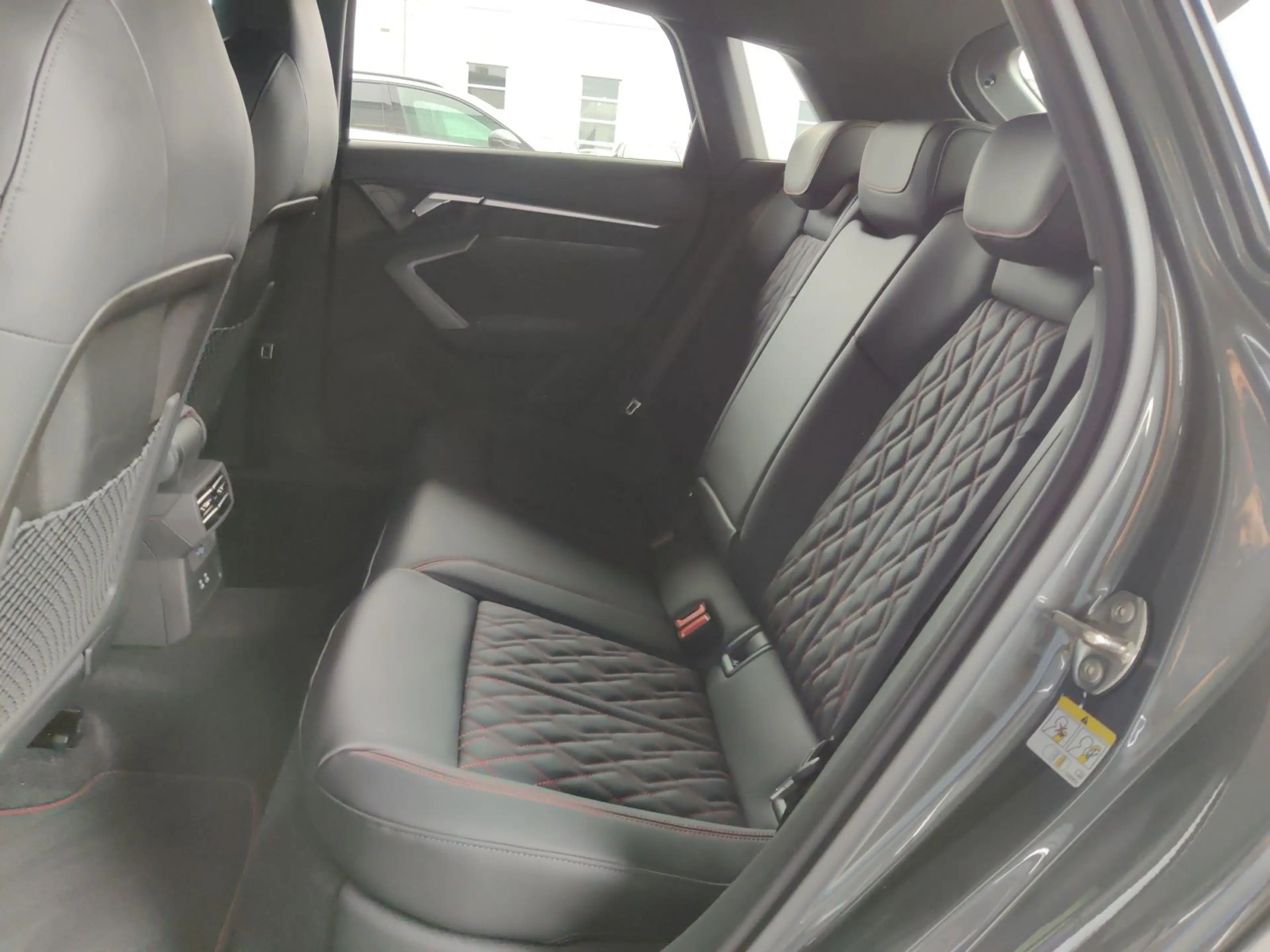 Audi S3 TFSI quattro S-Tronic 245 kW — photo 10