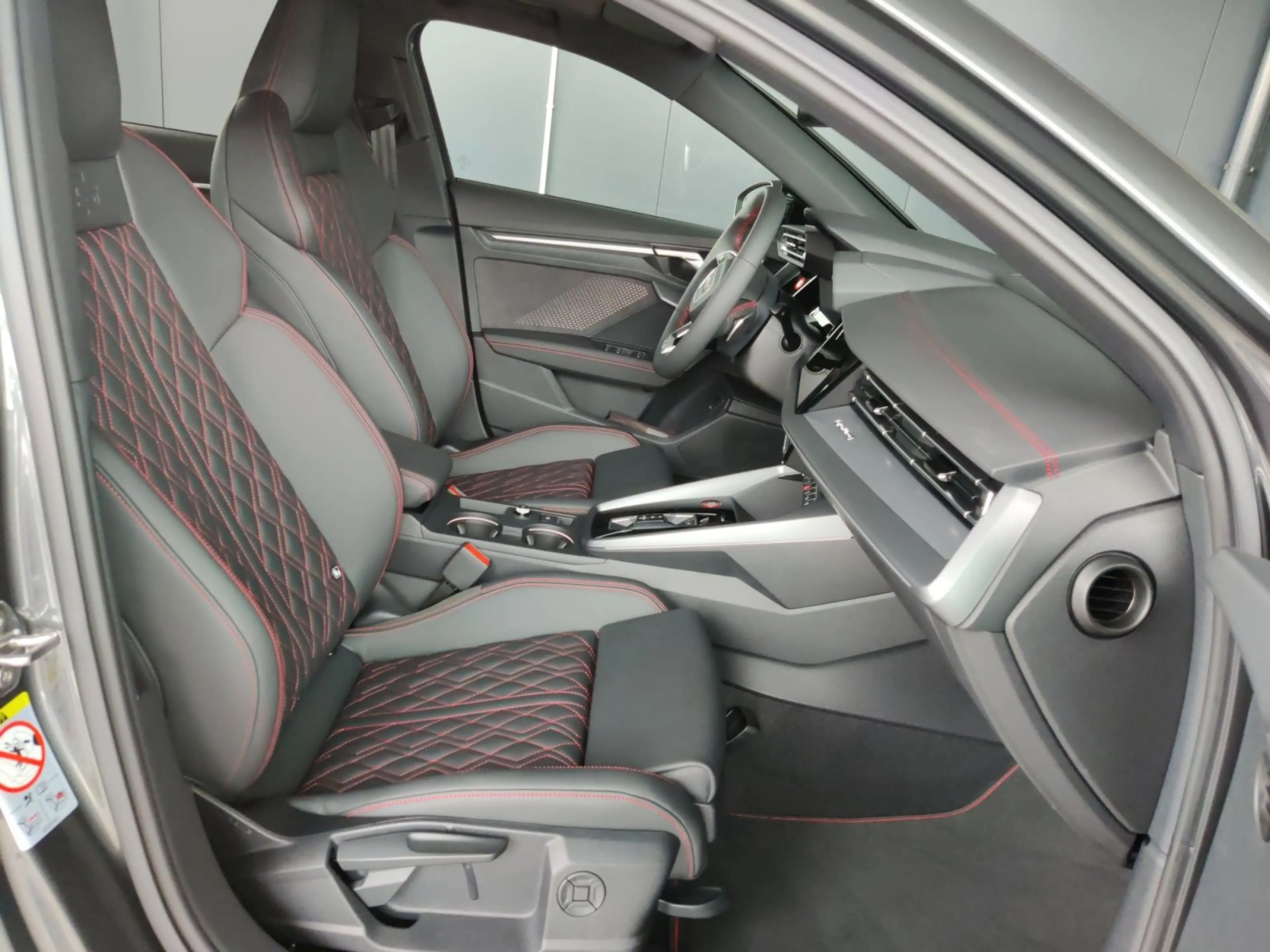 Audi S3 TFSI quattro S-Tronic 245 kW — photo 12
