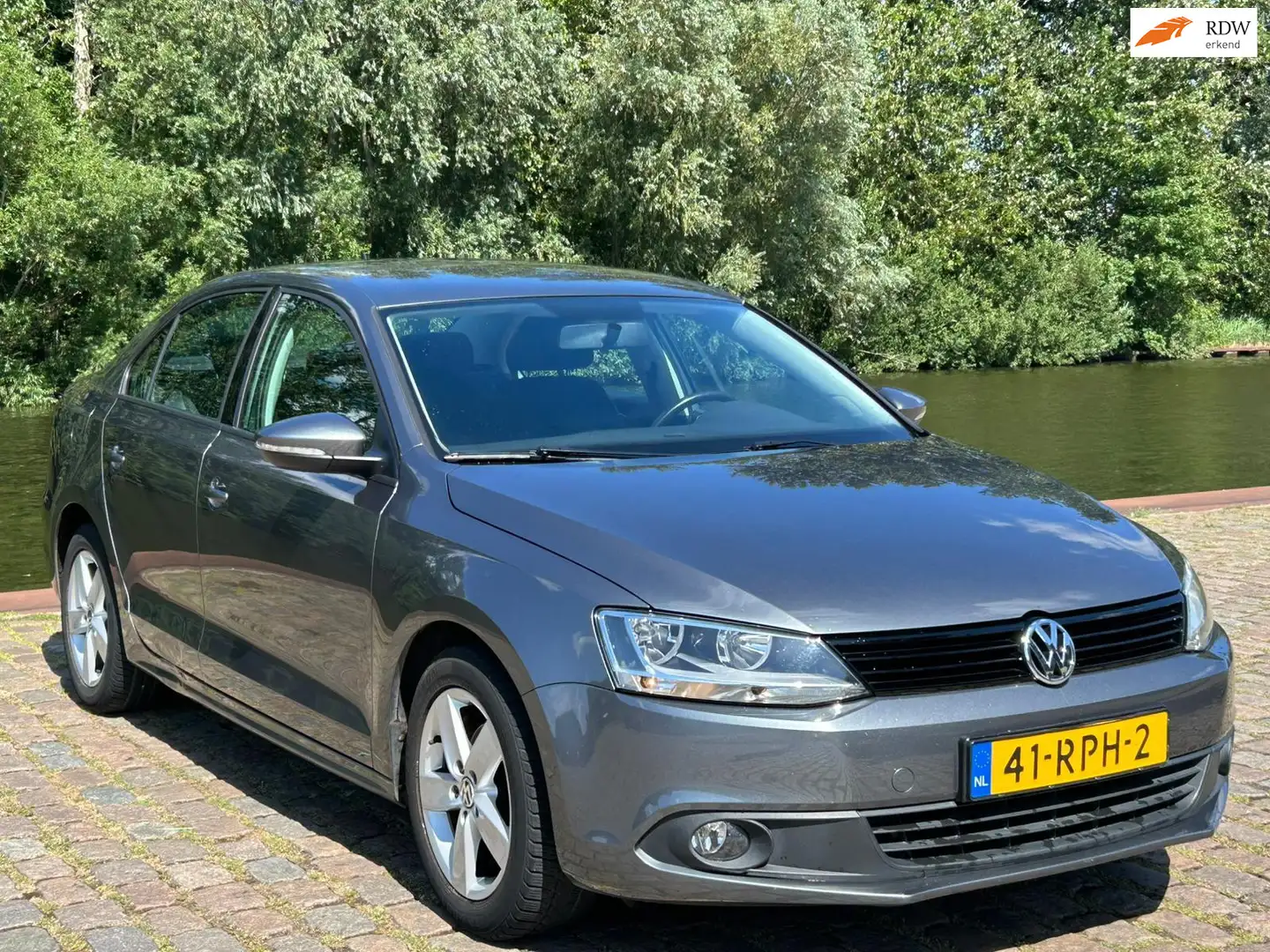 Volkswagen Jetta 1.2 TSI Trendline 1e eigenaar dealer onderhouden u Grijs - 1