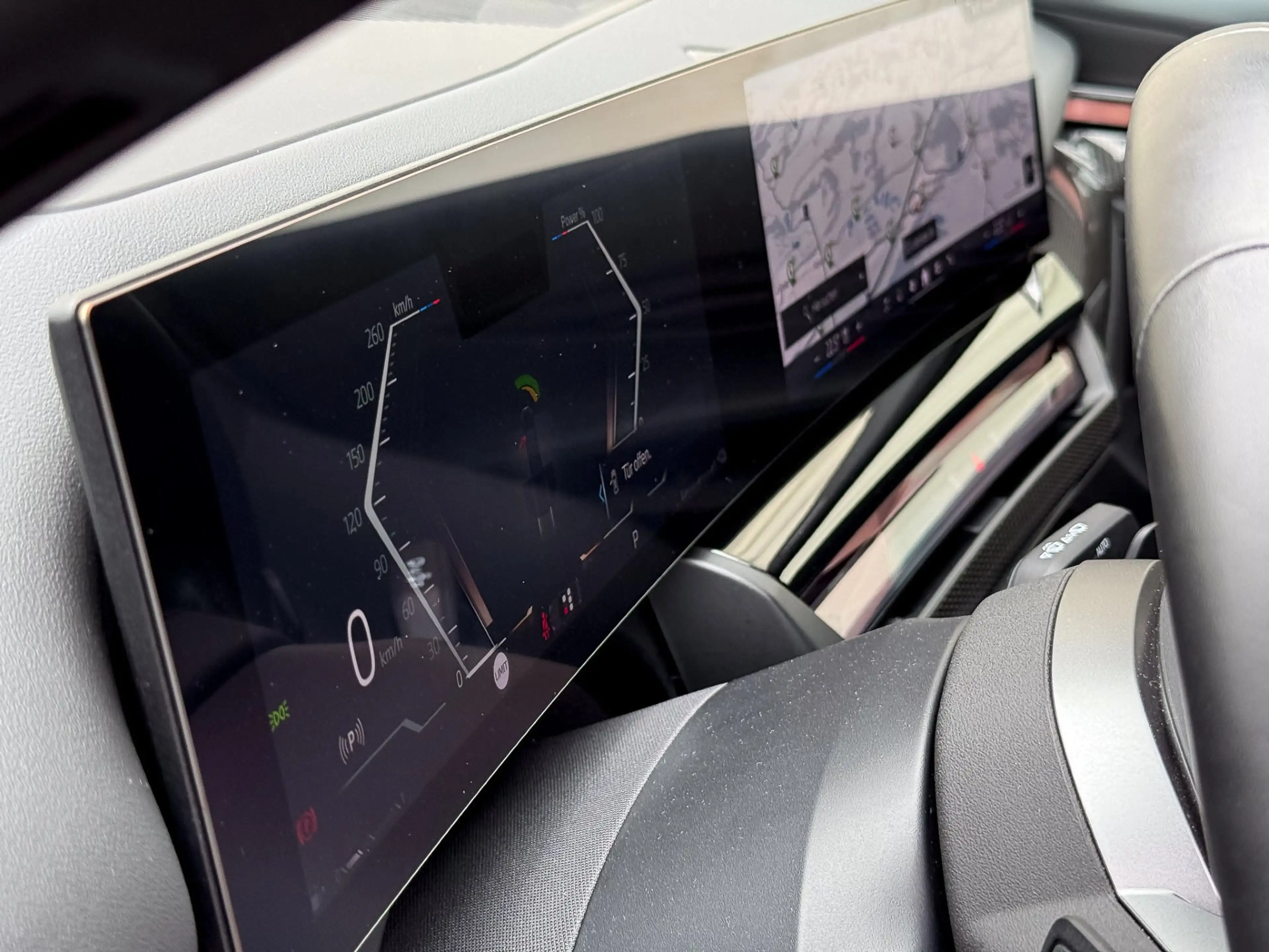 BMW 550 e xDrive M-Sportpaket — photo 11