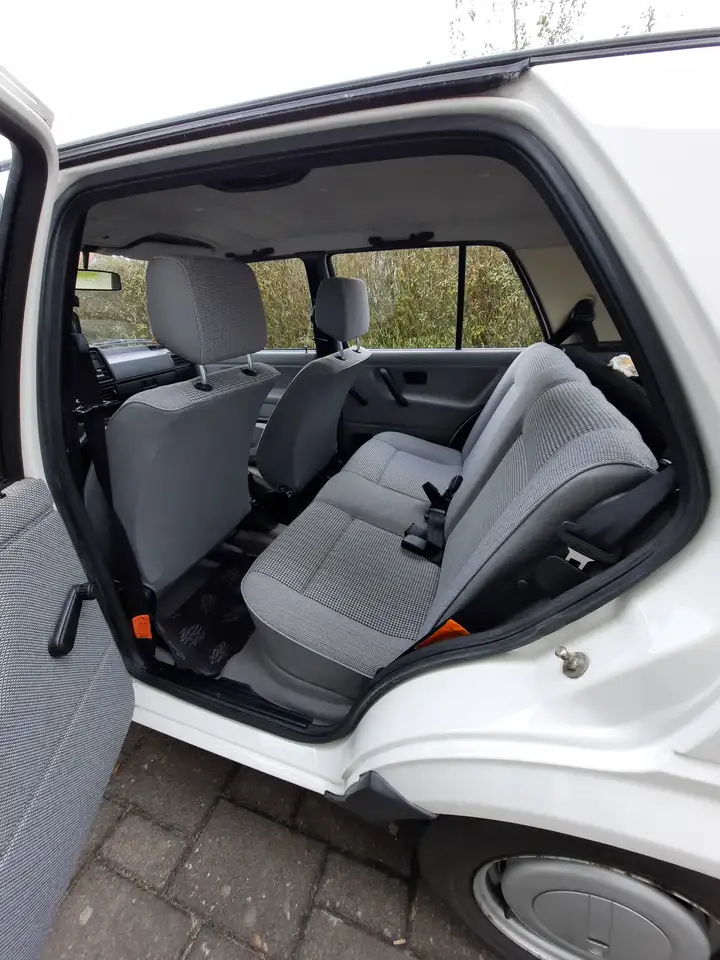 Volkswagen Golf II CL Automatik 4-türig alpinweiß mit H-Zulassung, ohne Rost, foto 7