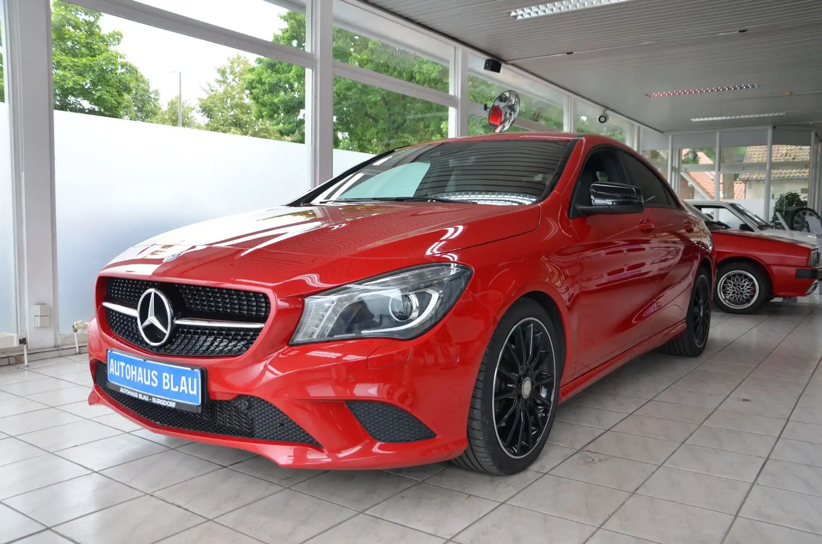 Mercedes-Benz CLA 200 *AUTOMATIK*18"LM AMG*NAVI*SITZHZG*KAMERA Rouge - 1