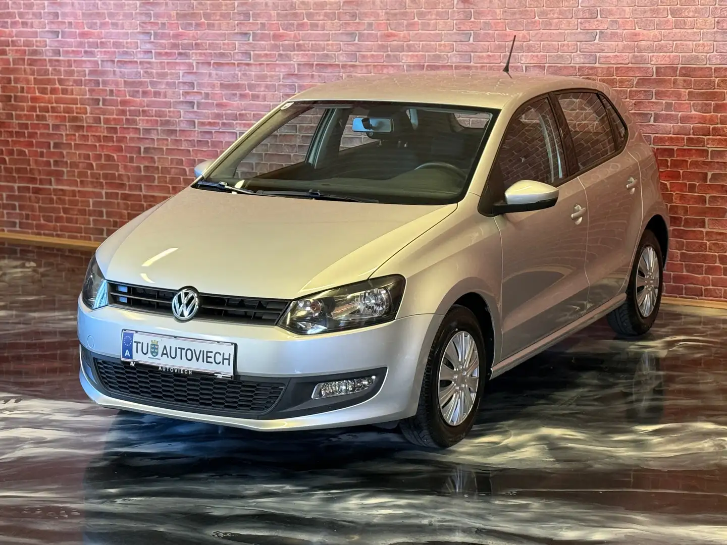Volkswagen Polo 1,2 Trendline Grau - 1