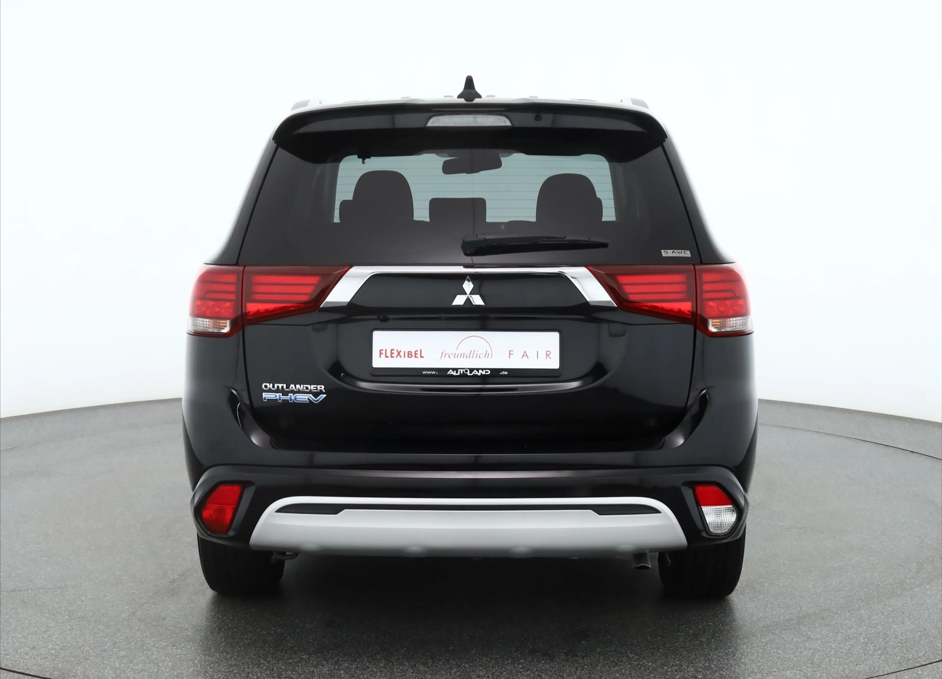 Mitsubishi Outlander 2.4 PHEV 4WD Sitzheizung Kamera DAB — photo 4