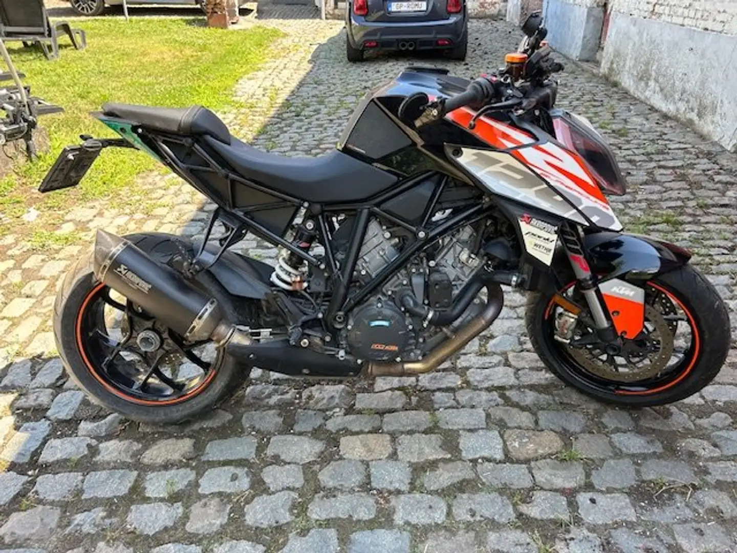 KTM 1290 Super Duke R - 1