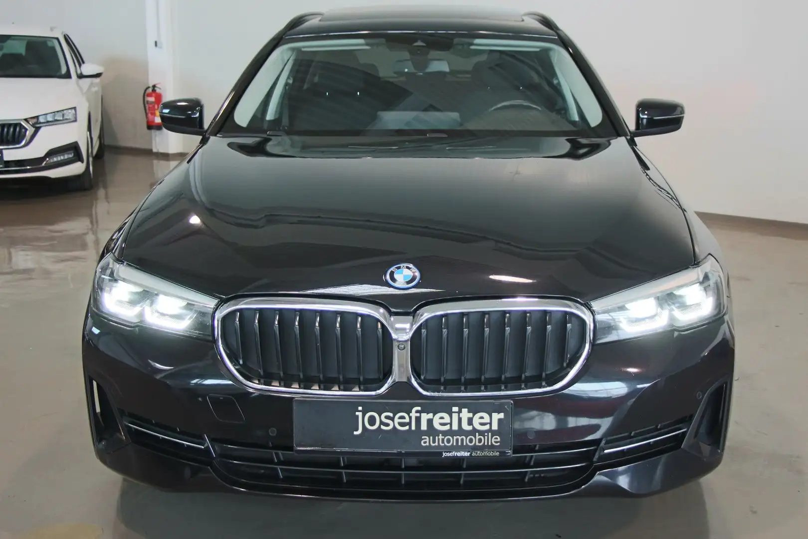 BMW 530 e Touring FACELIFT Schwarz - 2