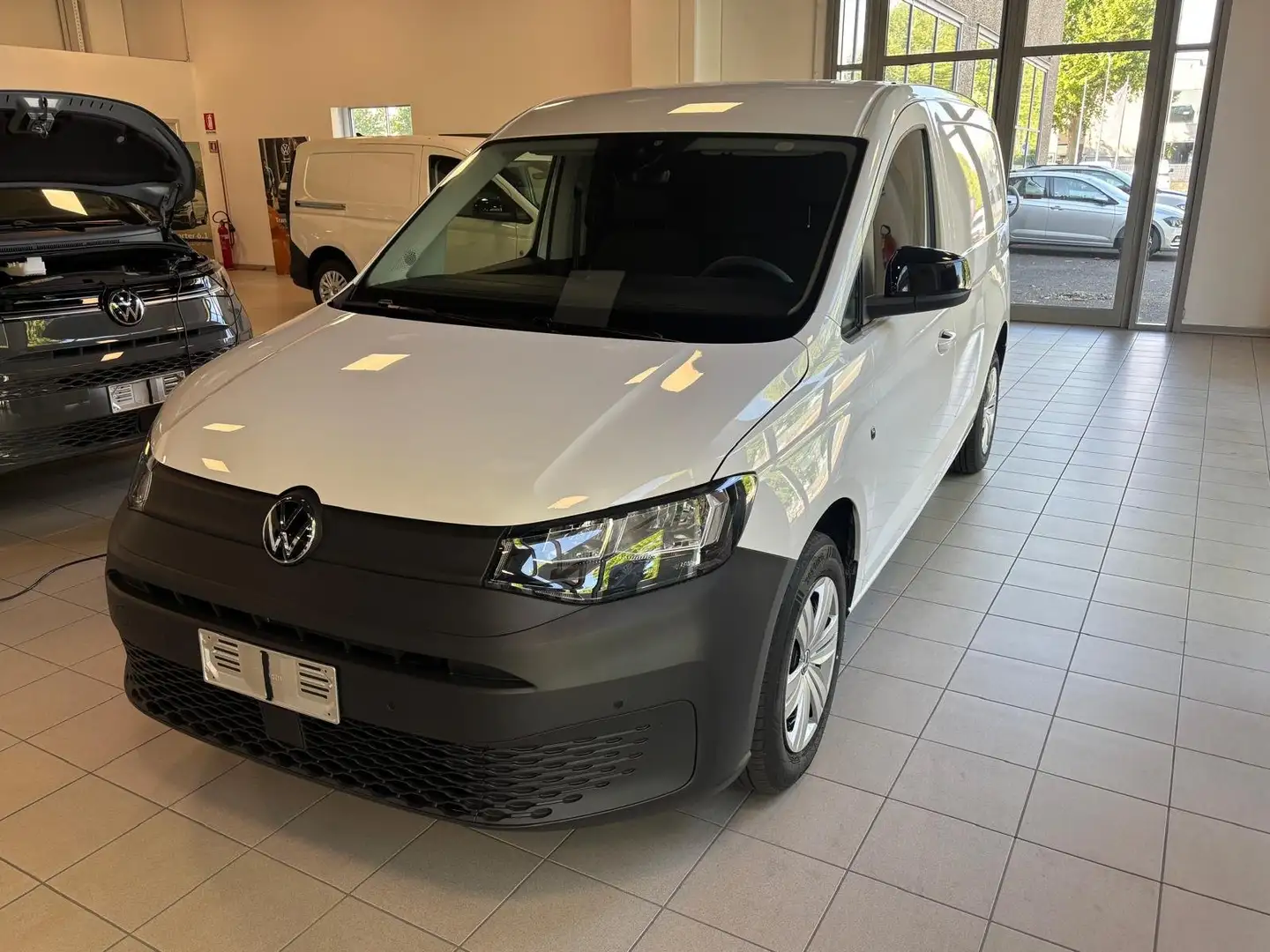 Volkswagen Caddy 2.0 TDI 102CV Furgone Business MAXI Bianco - 2