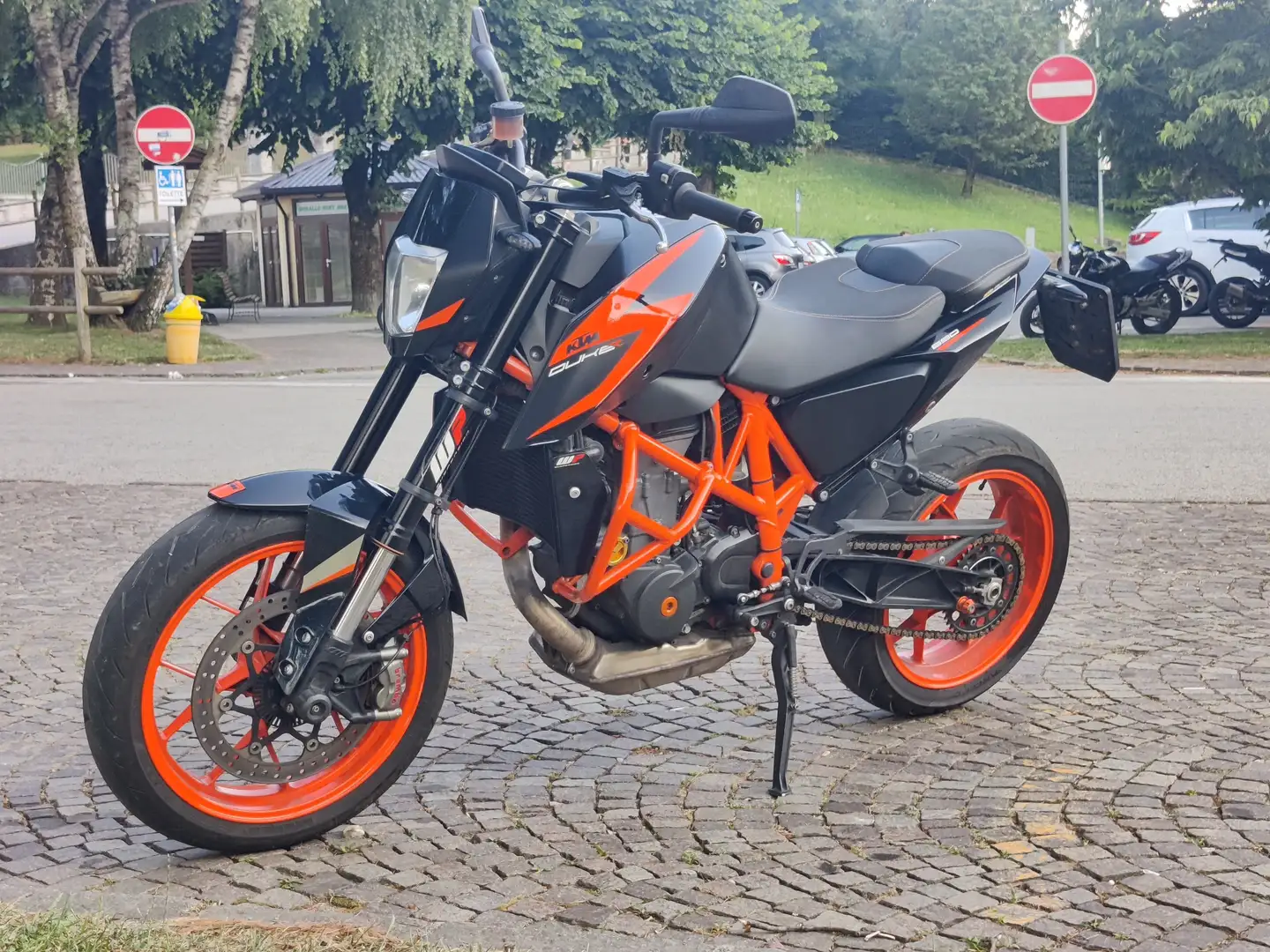 KTM 690 Duke R Noir - 1
