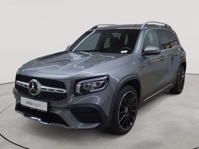 Mercedes-Benz GLB view 2
