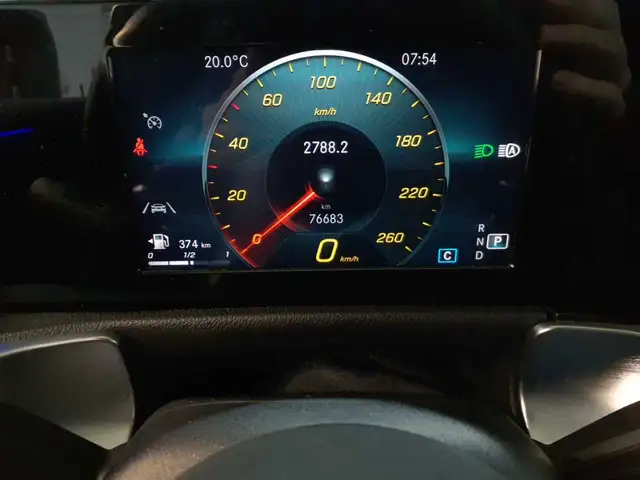 Mercedes-Benz GLB view 11