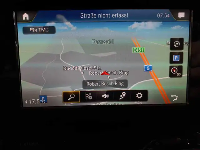 Mercedes-Benz GLB view 12