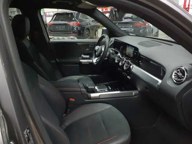 Mercedes-Benz GLB view 8
