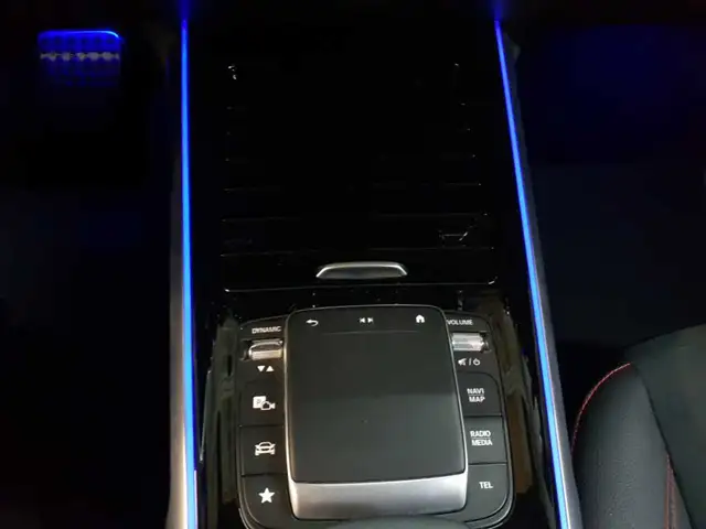 Mercedes-Benz GLB view 10