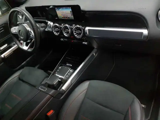 Mercedes-Benz GLB view 9