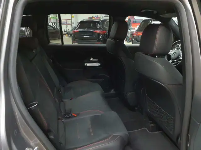 Mercedes-Benz GLB view 14