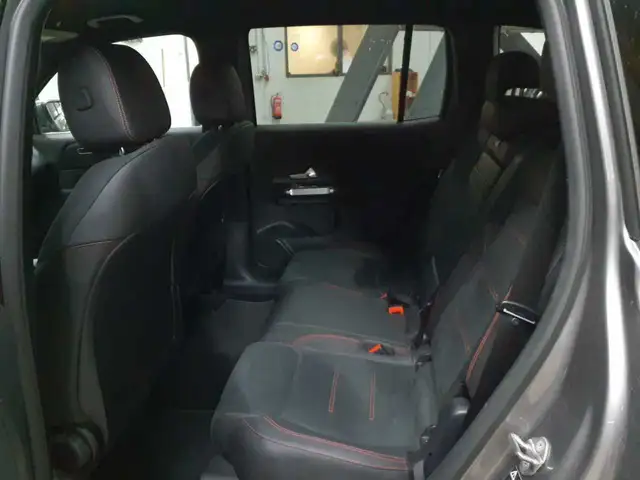 Mercedes-Benz GLB view 13