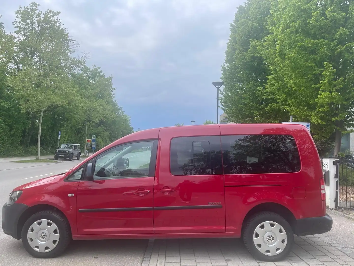 Volkswagen Caddy Maxi Roncalli 4Motion*AUTOMATIK/7-SITZER* Rot - 2