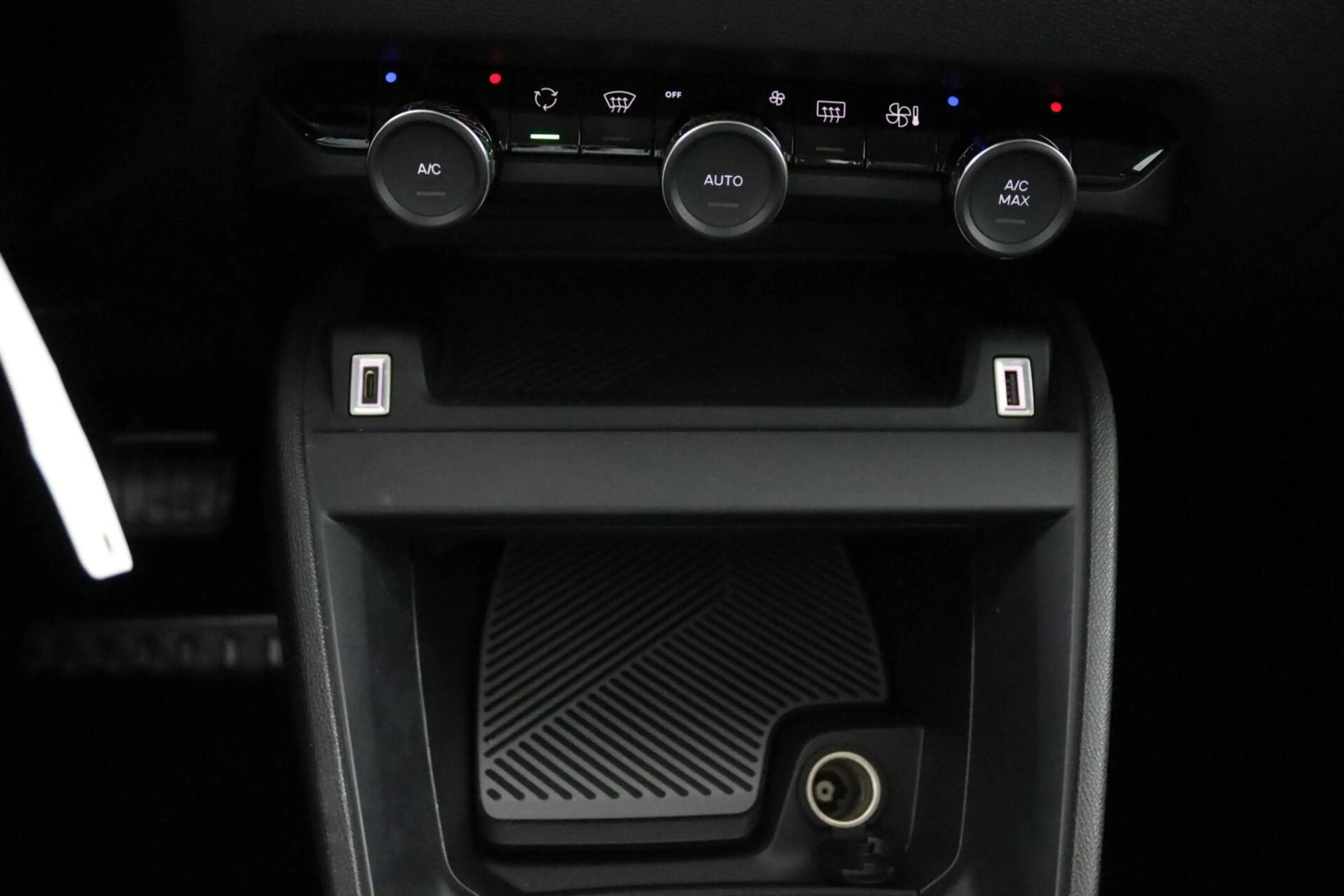 Citroen E-C4 Electric You 50 kWh — photo 23