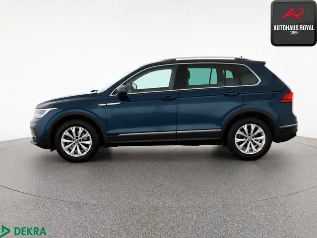 Volkswagen Tiguan view 2