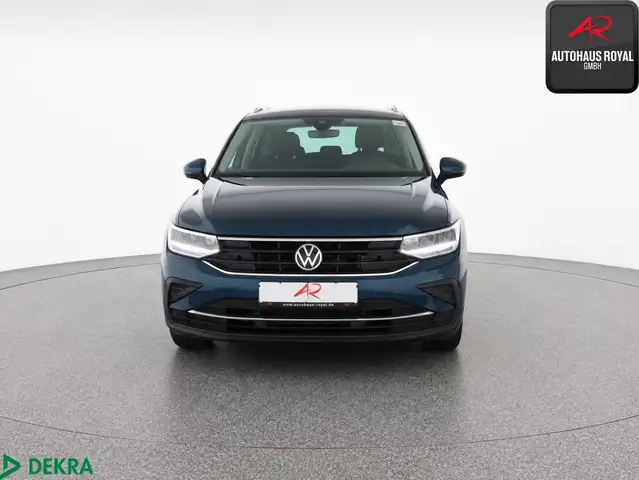 Volkswagen Tiguan view 8