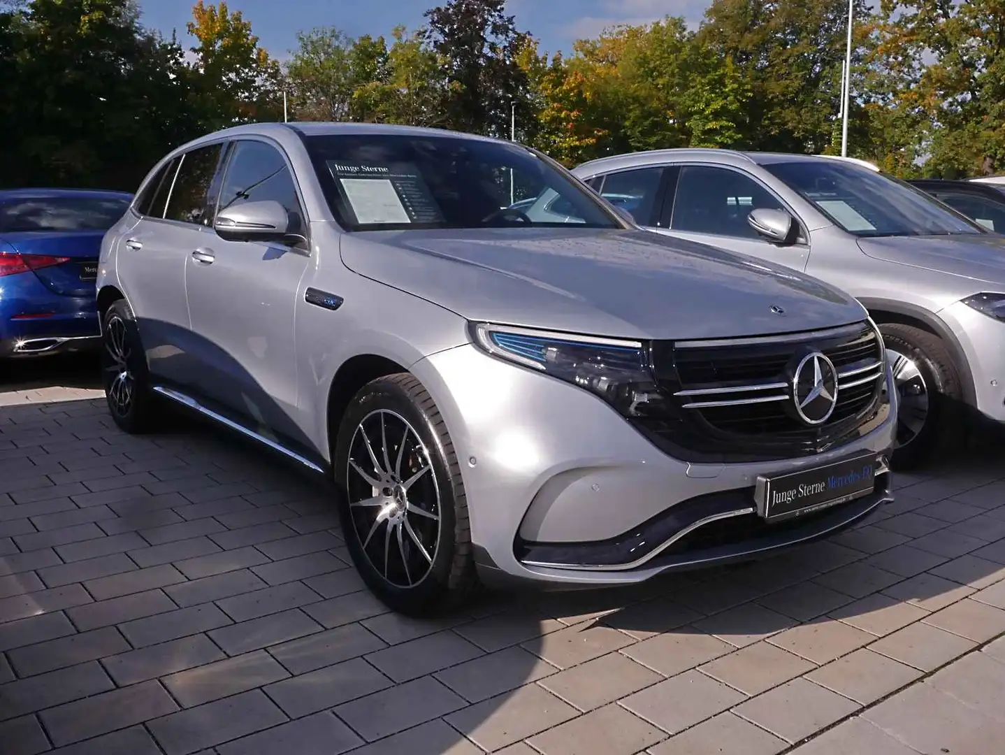 Mercedes-Benz EQC 400 4MATIC AMG+AHK+360° KAMERA+KEYLESS-GO+++ Argent - 2