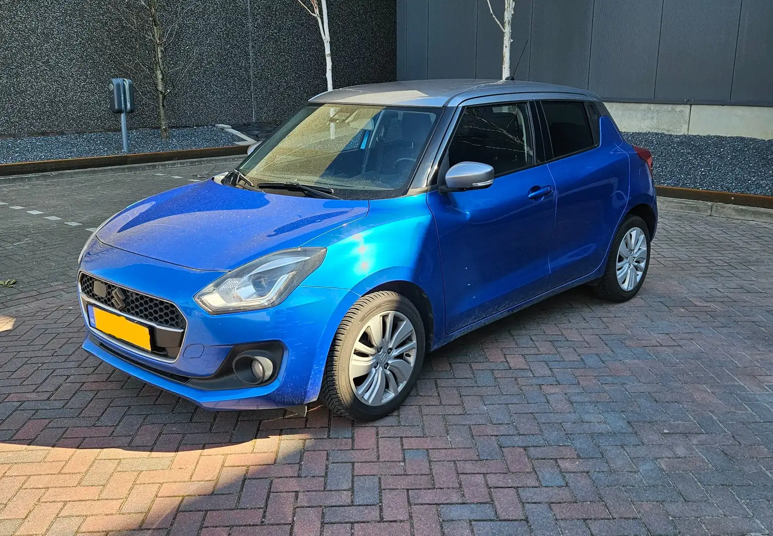 Suzuki Swift 1.2 16v Stijl Automaat - acc - all season - style Blauw - 1
