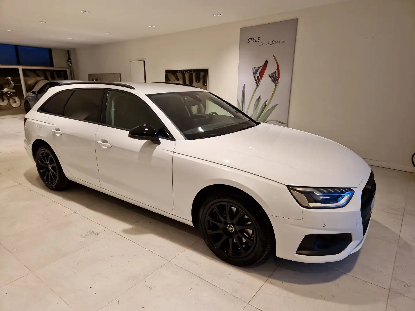 Audi A4 Avant 30 TDI 136cv S tronic Adap. Cruise Navi LED Weiß - 2
