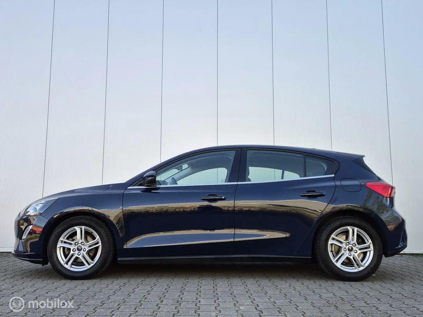 Ford Focus 1.0 ECOBOOST TREND EDITION/LED/CARPLAY/CRUISE/LANE Bleu - 2
