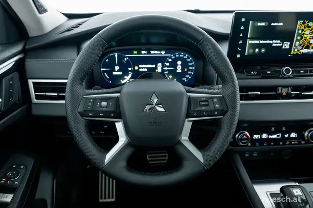 Mitsubishi Outlander view 7