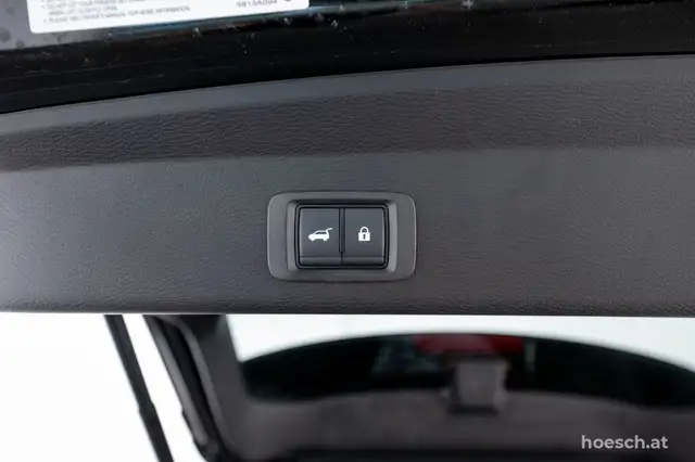 Mitsubishi Outlander view 11