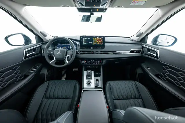 Mitsubishi Outlander view 6
