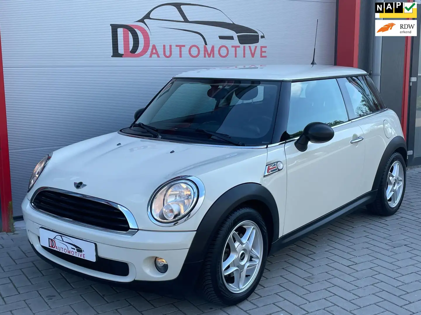 MINI One Mini 1.4 Business Line AUT/CAMERA/CRUISE/AIRCO/NL Wit - 1