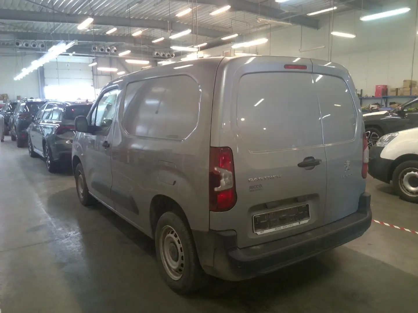Peugeot Partner 1.5 BlueHDi L1 STD Light S/S (EU6.4) Šedá - 2