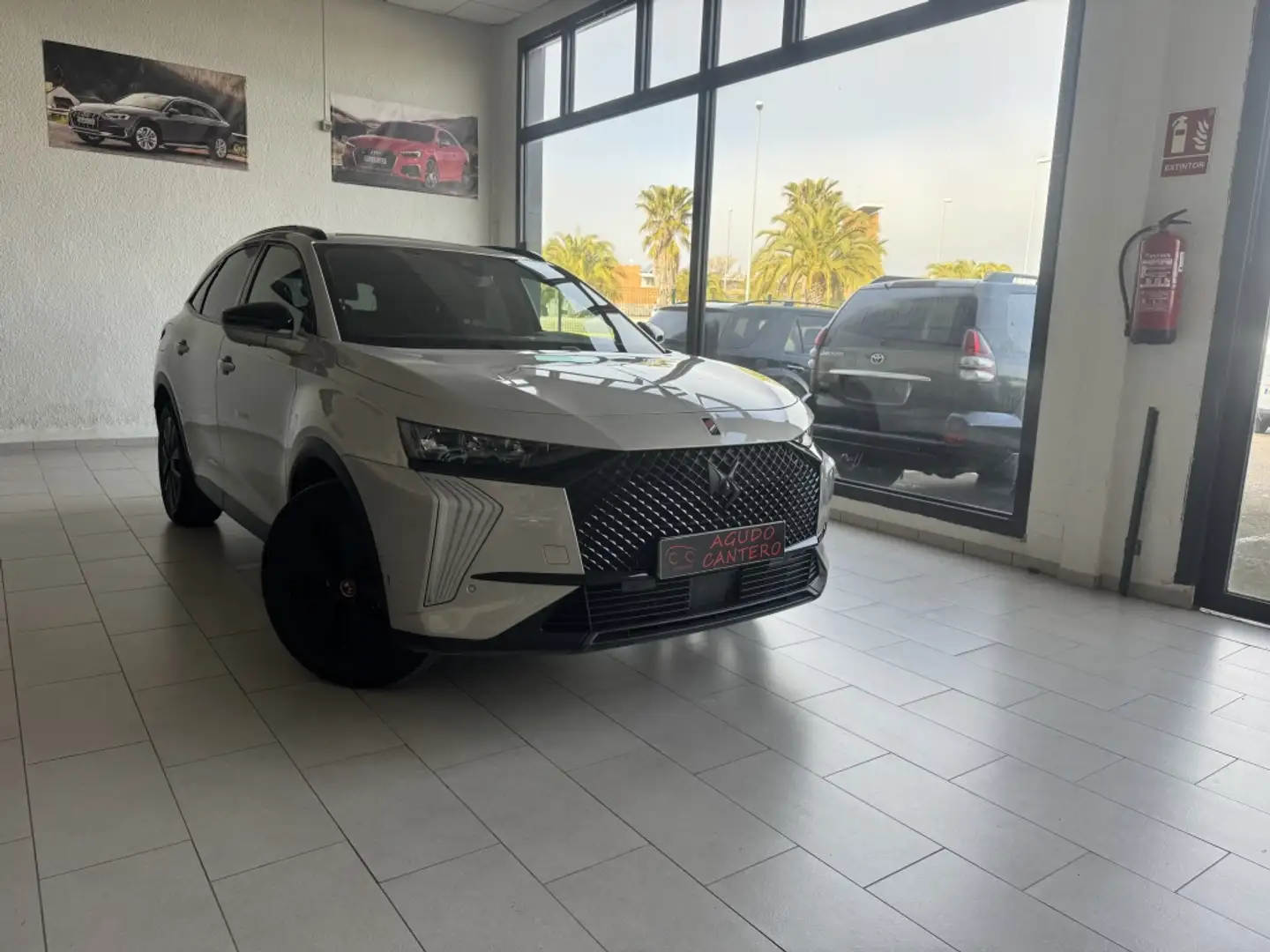 DS Automobiles DS 7 Crossback 1.5BlueHDi Performance Line Plus Aut. Beige - 2