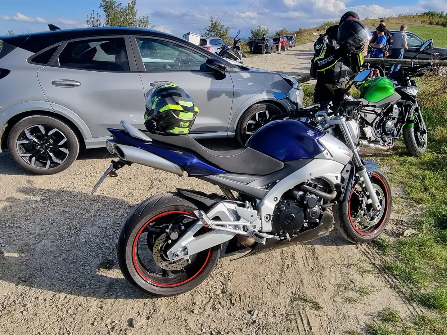 Suzuki GSR 600 Azul - 2