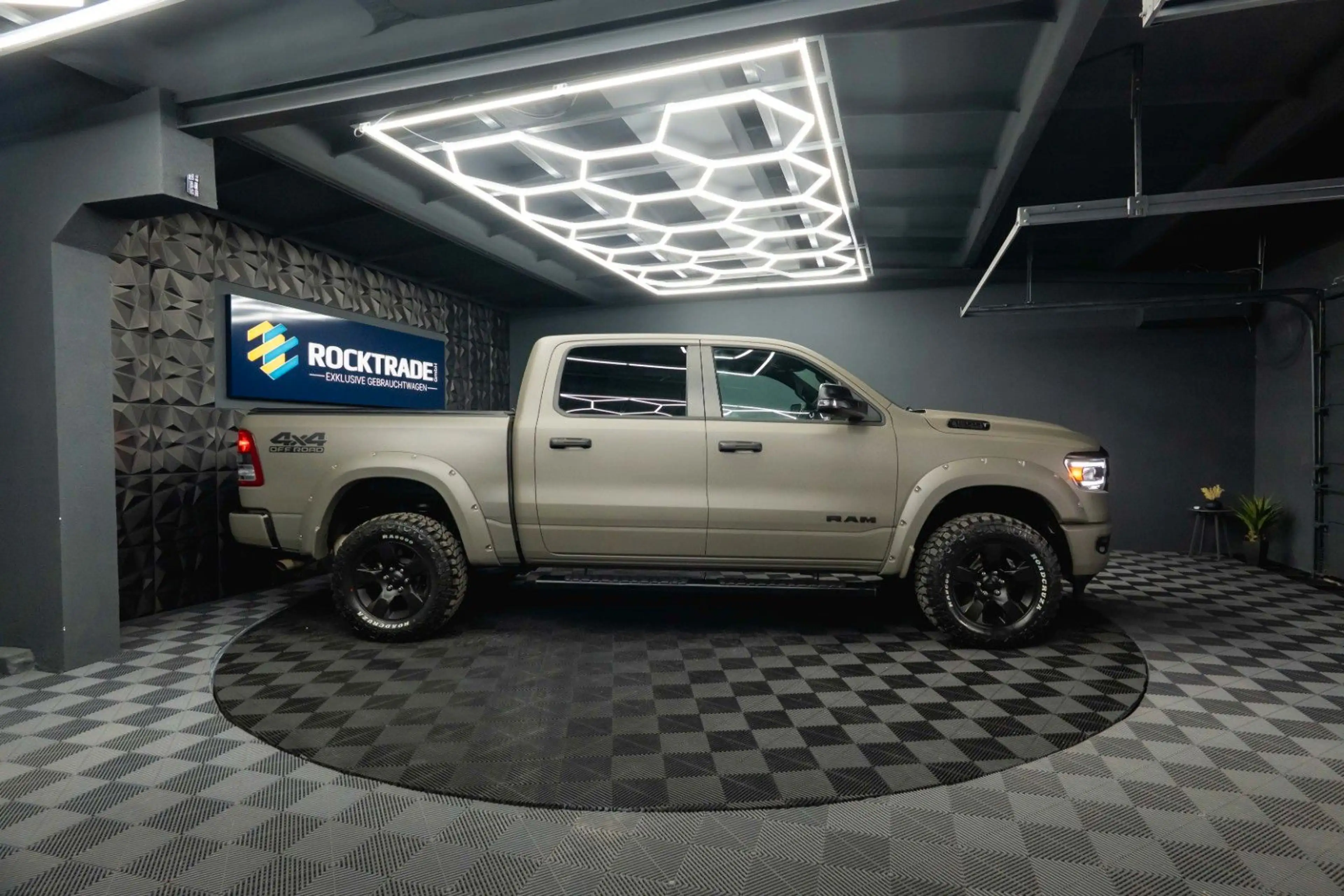 Dodge RAM 5.7 V8 HEMI 4x4 OFFROAD RAPTOR Style 19% VAT — photo 15