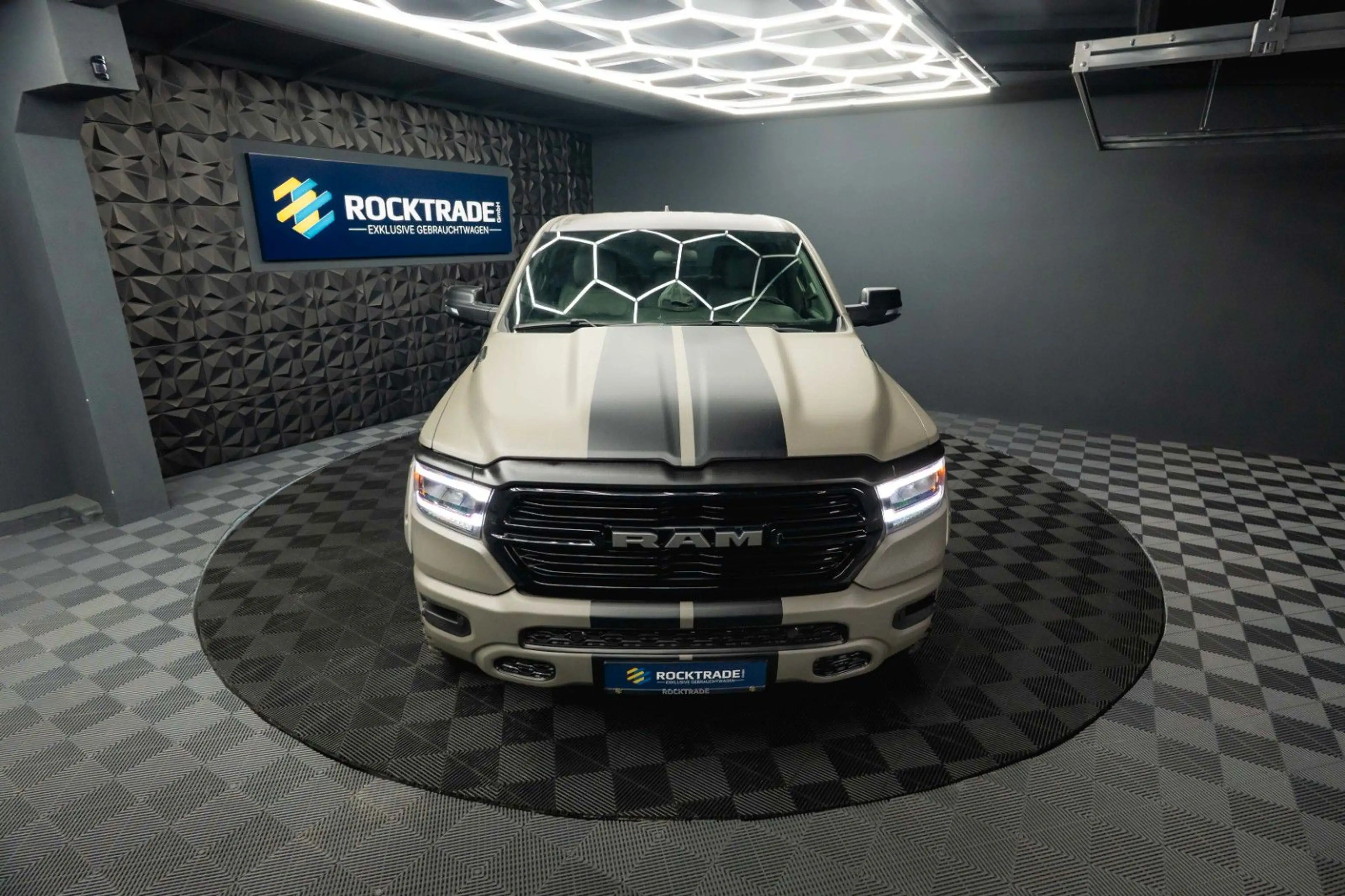 Dodge RAM 5.7 V8 HEMI 4x4 OFFROAD RAPTOR Style 19% VAT — photo 11
