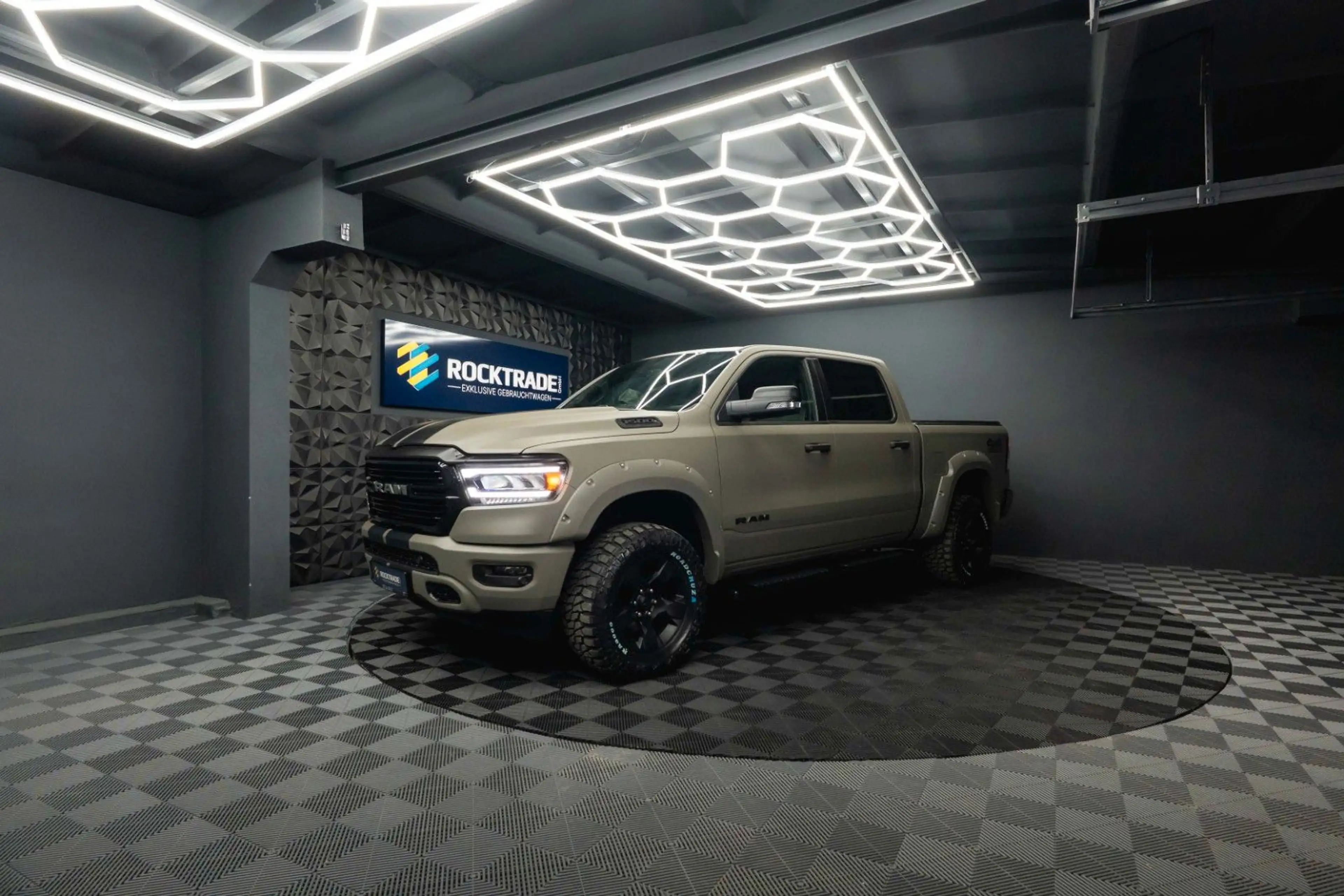 Dodge RAM 5.7 V8 HEMI 4x4 OFFROAD RAPTOR Style 19% VAT — photo 9