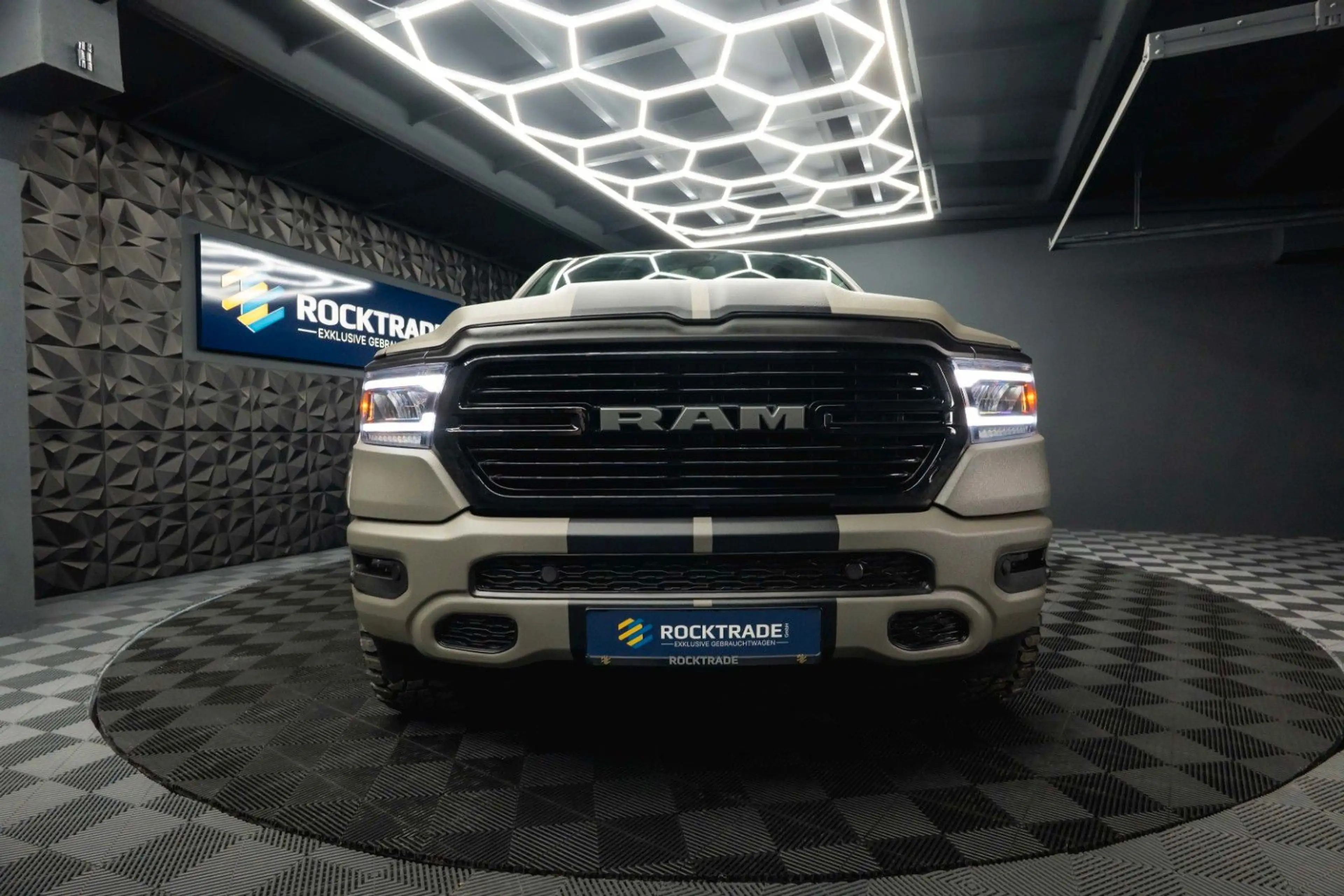 Dodge RAM 5.7 V8 HEMI 4x4 OFFROAD RAPTOR Style 19% VAT — photo 13