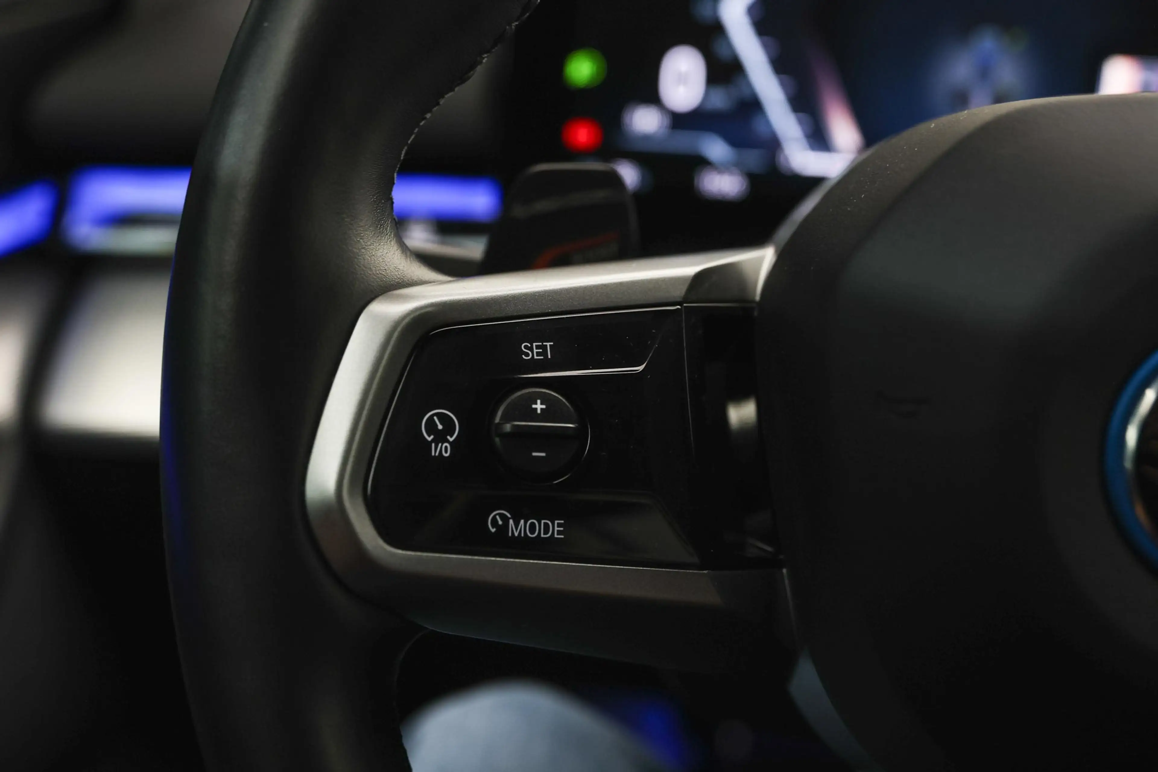 BMW i5 Touring eDrive40 M Sport / Comfort Access / Adapti — photo 13