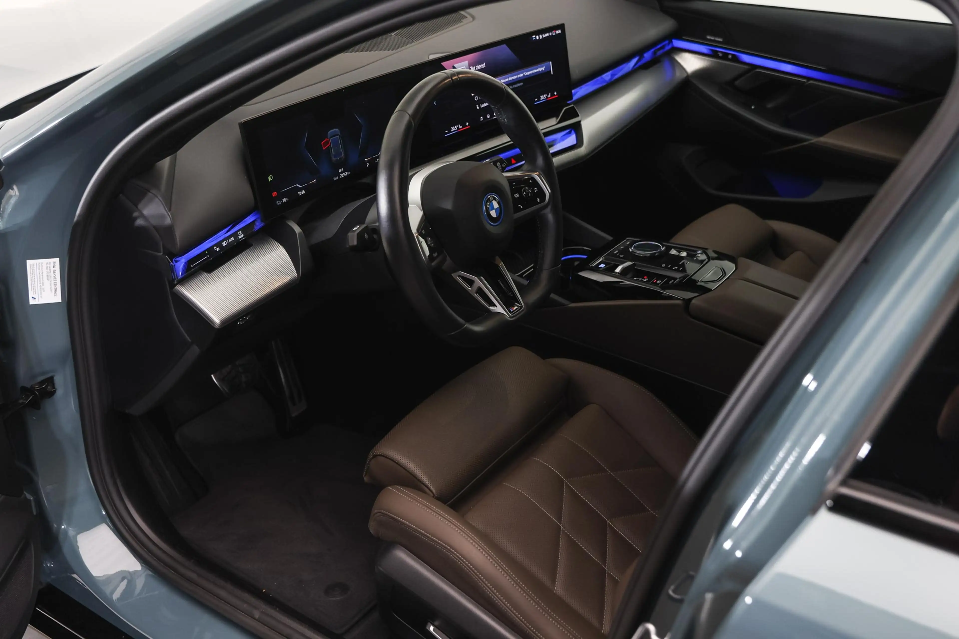 BMW i5 Touring eDrive40 M Sport / Comfort Access / Adapti — photo 8