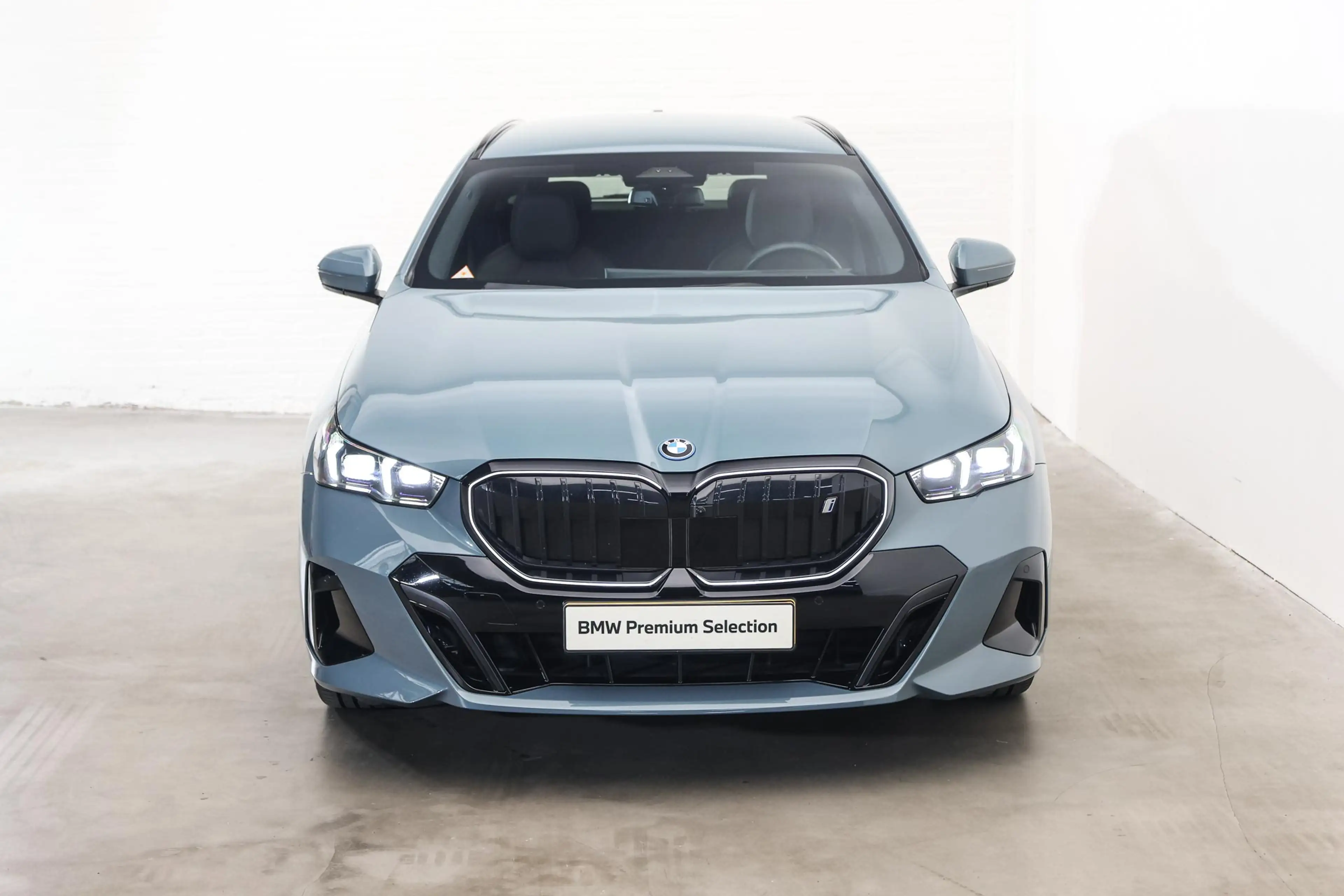 BMW i5 Touring eDrive40 M Sport / Comfort Access / Adapti — photo 5