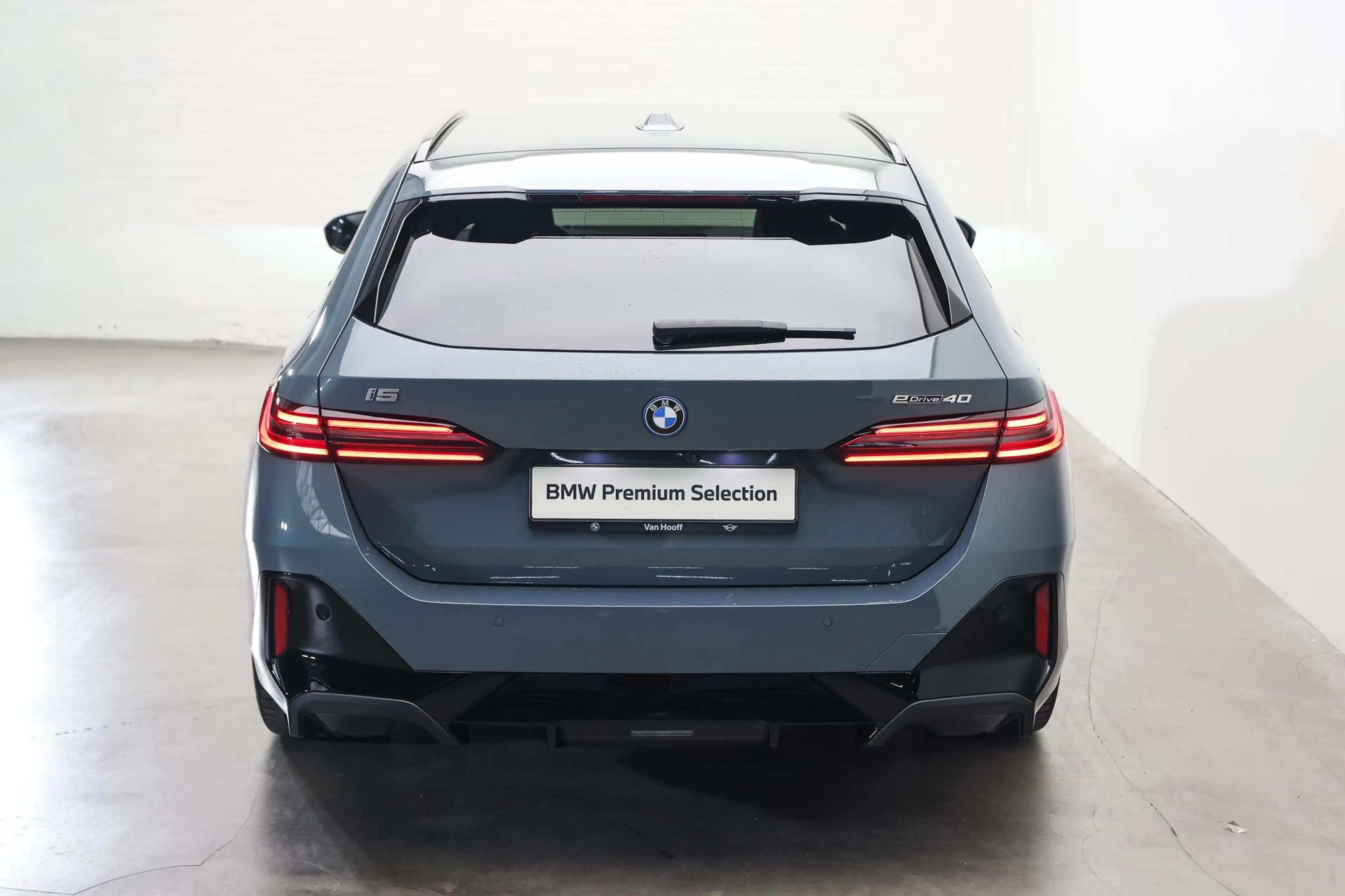 BMW i5 Touring eDrive40 M Sport / Comfort Access / Adapti — photo 6
