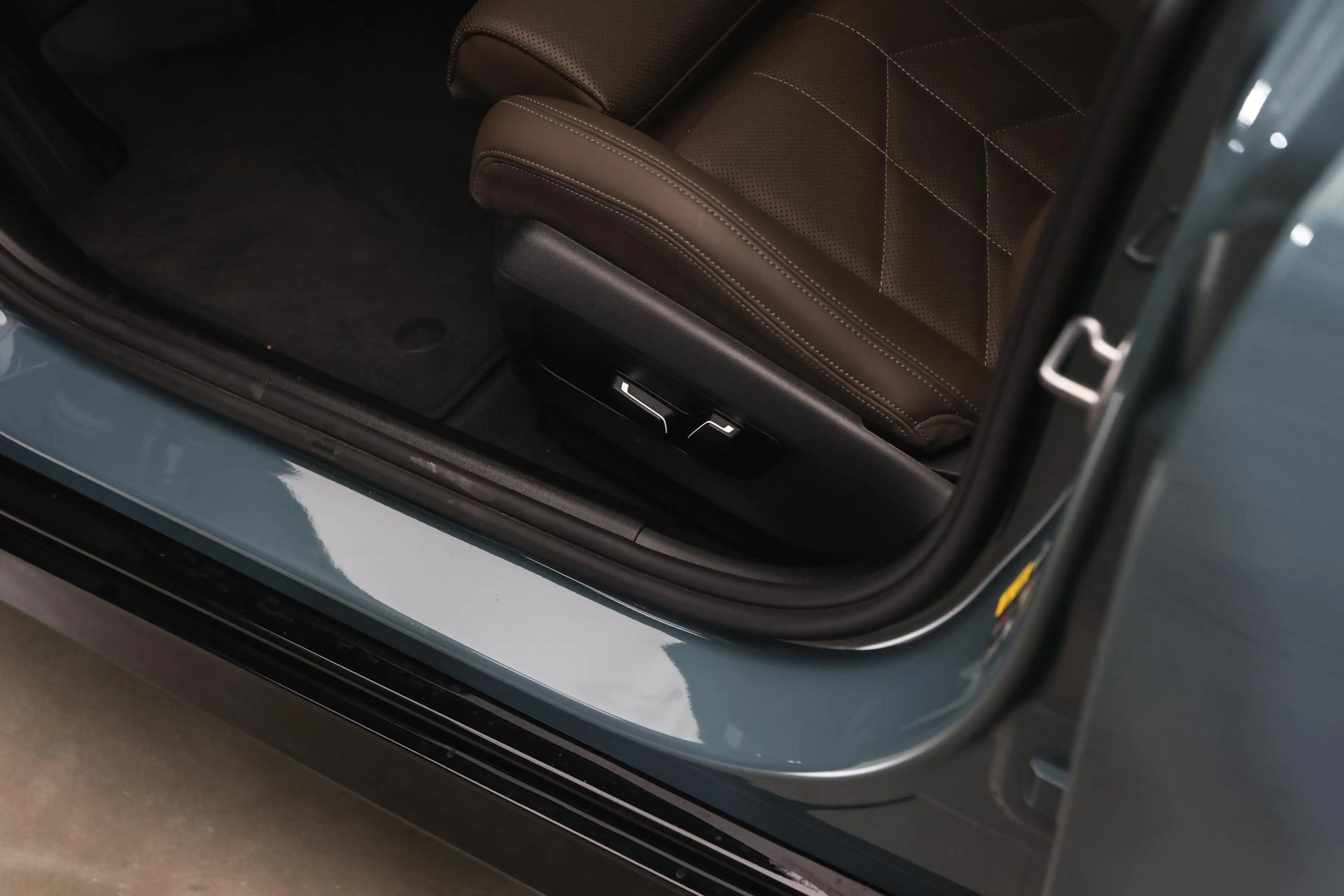 BMW i5 Touring eDrive40 M Sport / Comfort Access / Adapti — photo 12