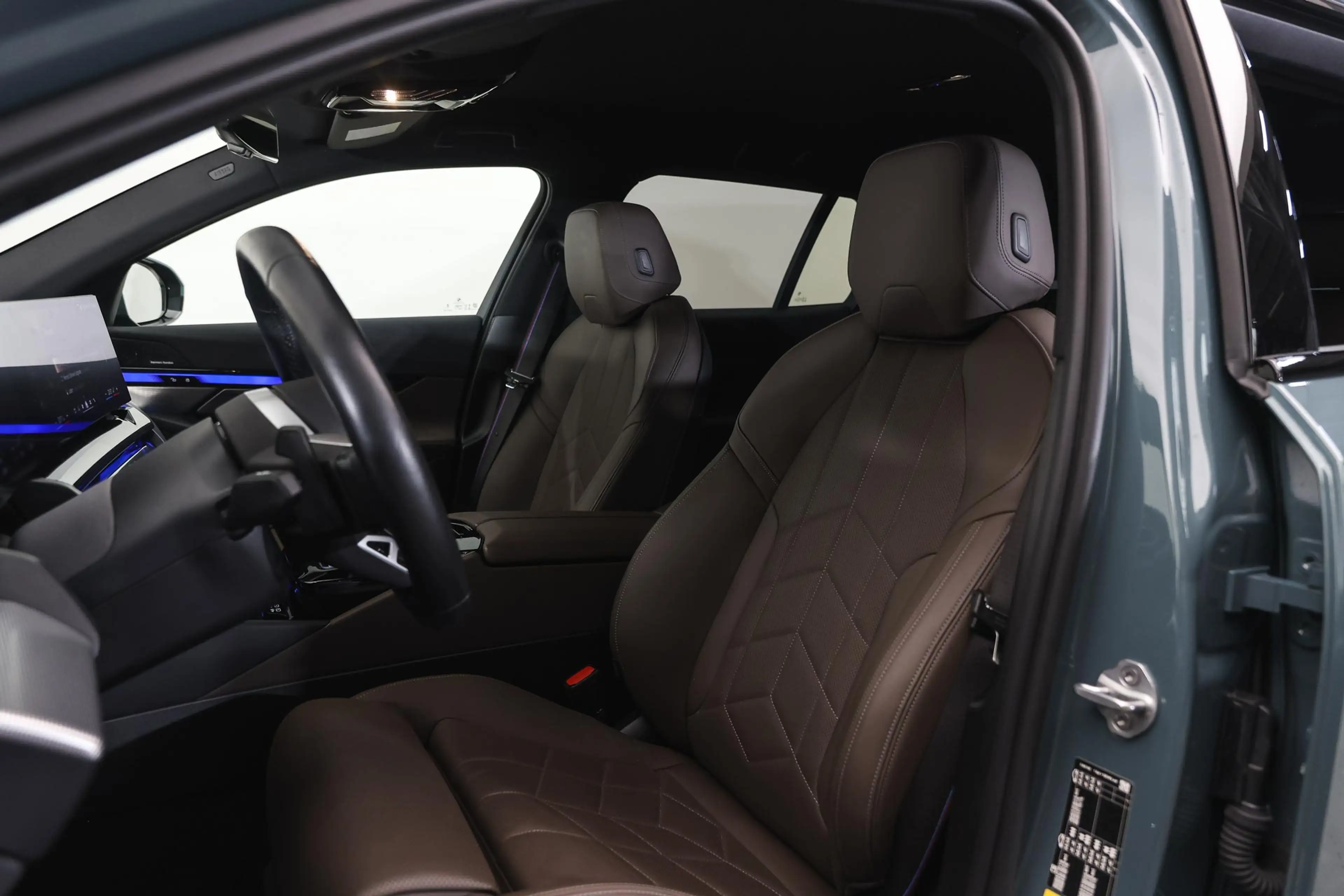 BMW i5 Touring eDrive40 M Sport / Comfort Access / Adapti — photo 11