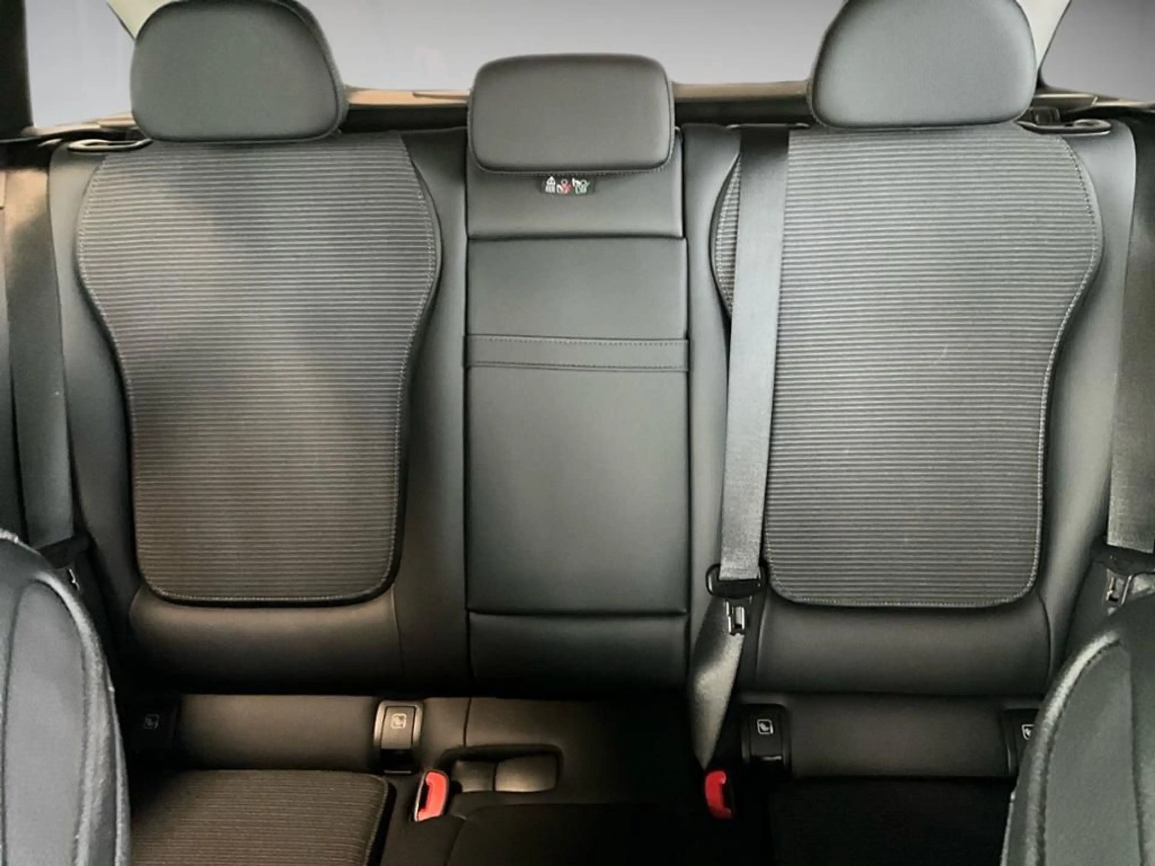 Mercedes-Benz C 180 T Avantgarde AHK AUT Kam. KeyLess KlimaA — photo 10