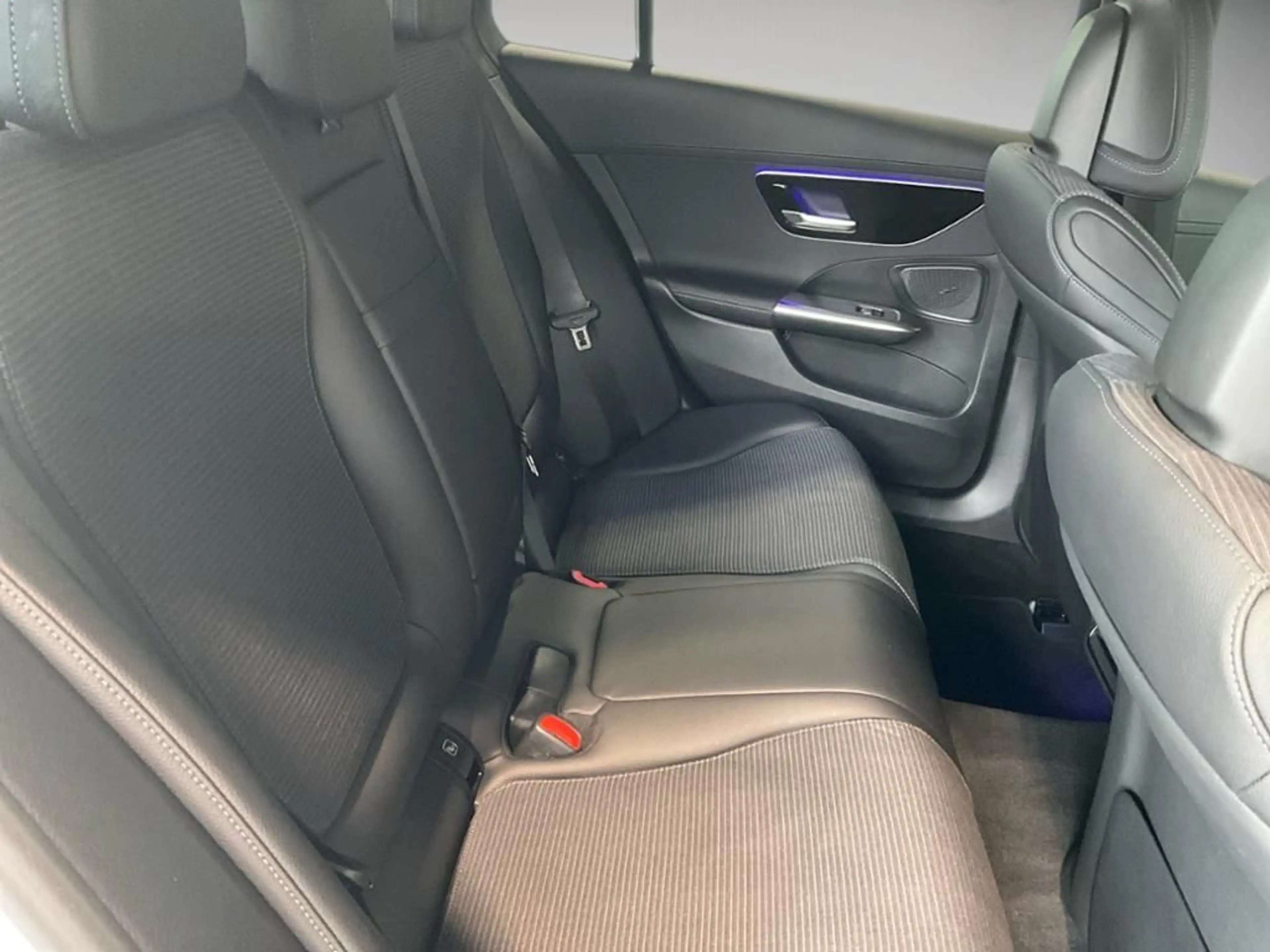 Mercedes-Benz C 180 T Avantgarde AHK AUT Kam. KeyLess KlimaA — photo 13